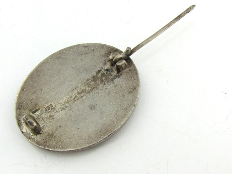 Woundbadge in Silver (VWA Silver) – maker “65”