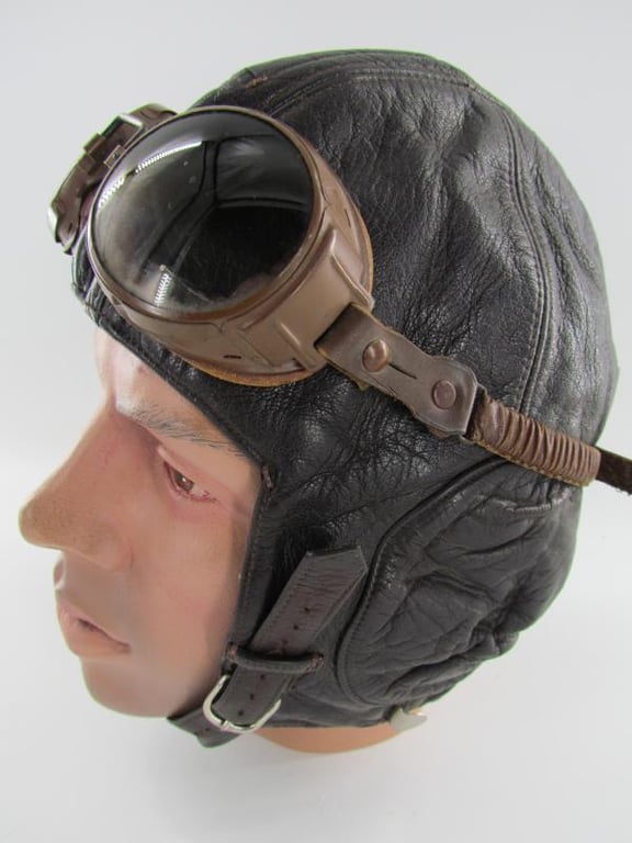Luftwaffe LKPW101 Flight Crews Leather Winter Helmet With Flight Goggles