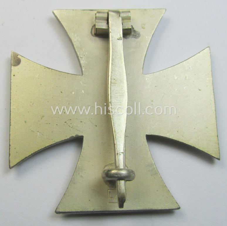 Superb - fully untouched and I deem never used nor worn! - 'Eisernes Kreuz 1. Kl.' (or: Iron Cross 1st class) being a maker- (ie. 'L/11'-) marked example as was produced by the maker (ie. 'Hersteller'): 'Wilhelm Deumer'
