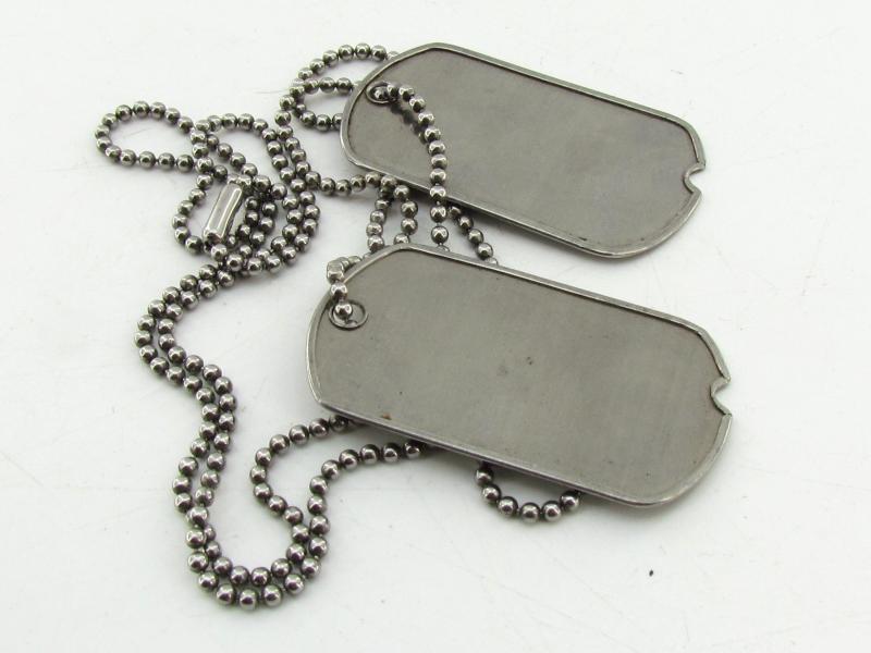 US WWII Dog Tags with Chain ( Unissued )