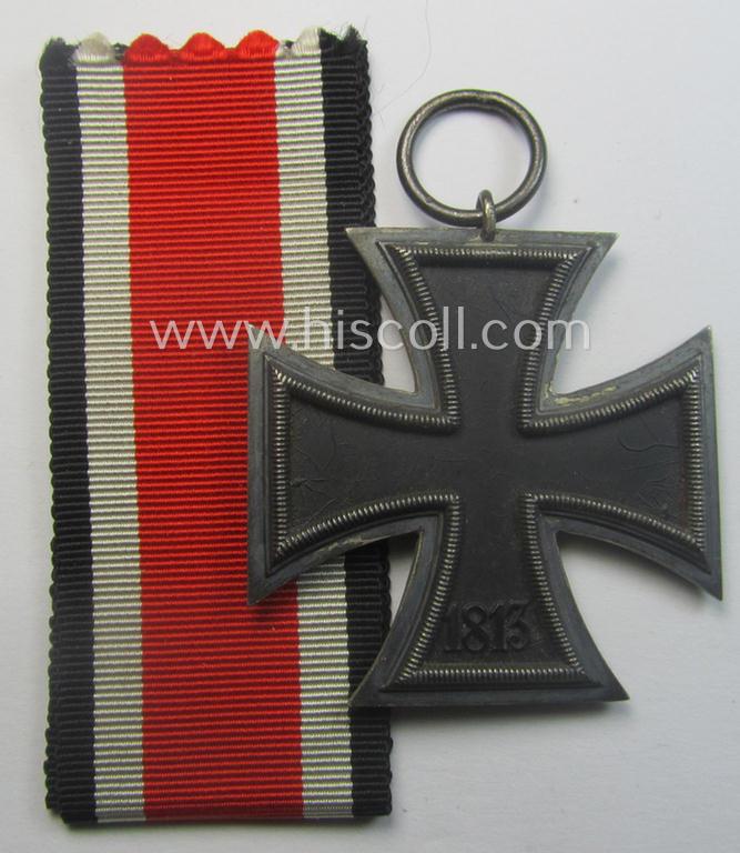 'Eisernes Kreuz II. Klasse' being a (typical) non-maker-marked example by a (by me) unidentified maker (ie. 'Hersteller')