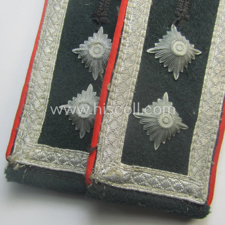 Pair of WH (Heeres) early-war-period- (ie. 'M40'-pattern) NCO-type shoulderstraps as was intended for usage by an: 'Oberwachtmeister eines (Sturm)Art.-Abts. o. Rgts.'
