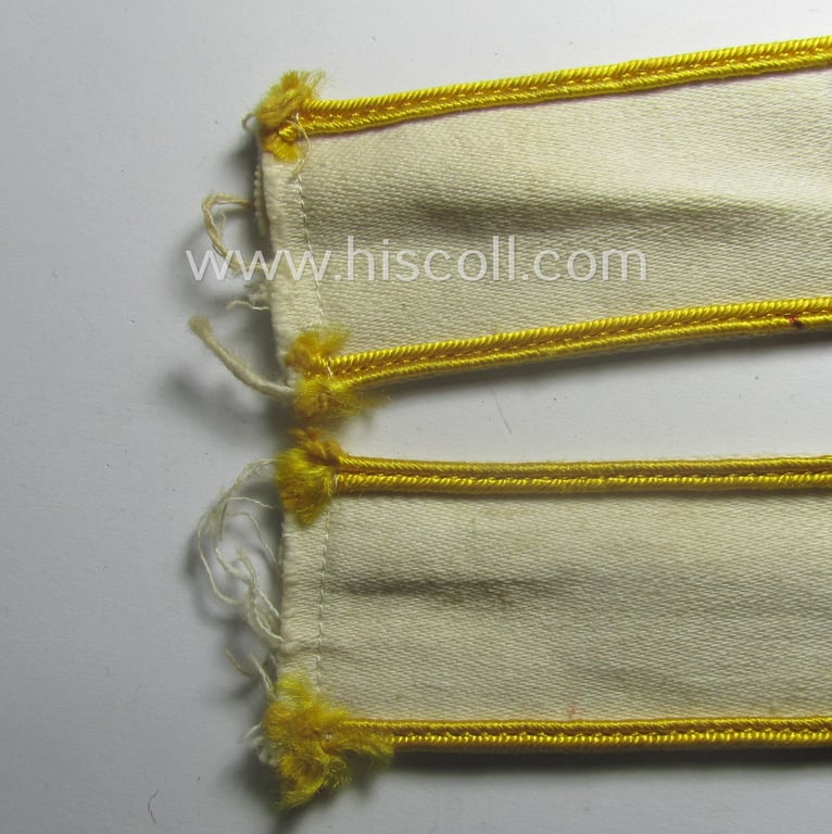 WH cuff-title (ie. 'Ärmelstreifen') entitled: 'Kreta' (being an example that bears a printed 'RbN.'-numeral) and that comes in a surely issued albeit simply never worn nor once tunic-attached, condition