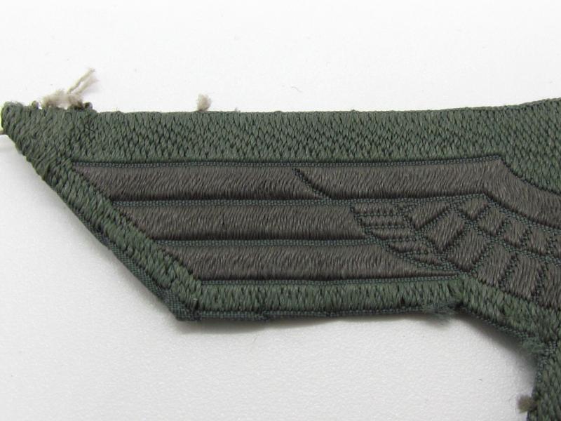 Wehrmacht ( Heer ) M40 Bevo Breast Eagle