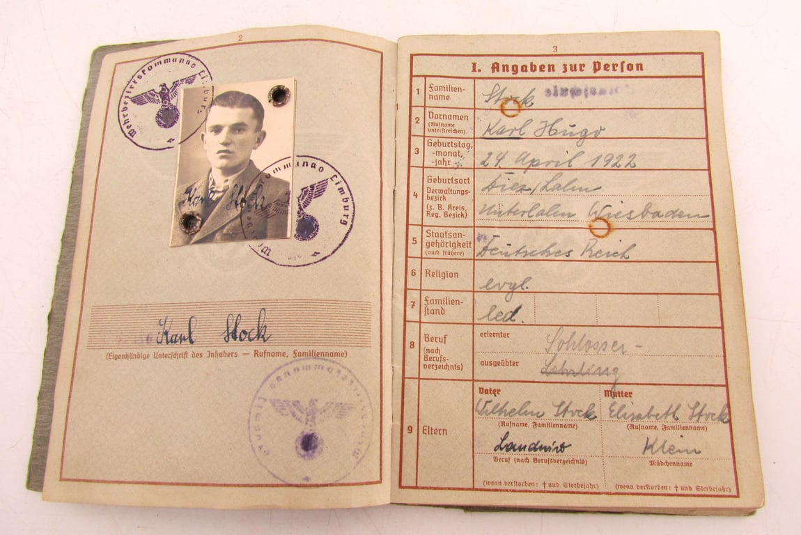 Document/Medal grouping, 23rd Panzer divison Panther V crewman ( including Panzerkampfabzeichen 25!)
