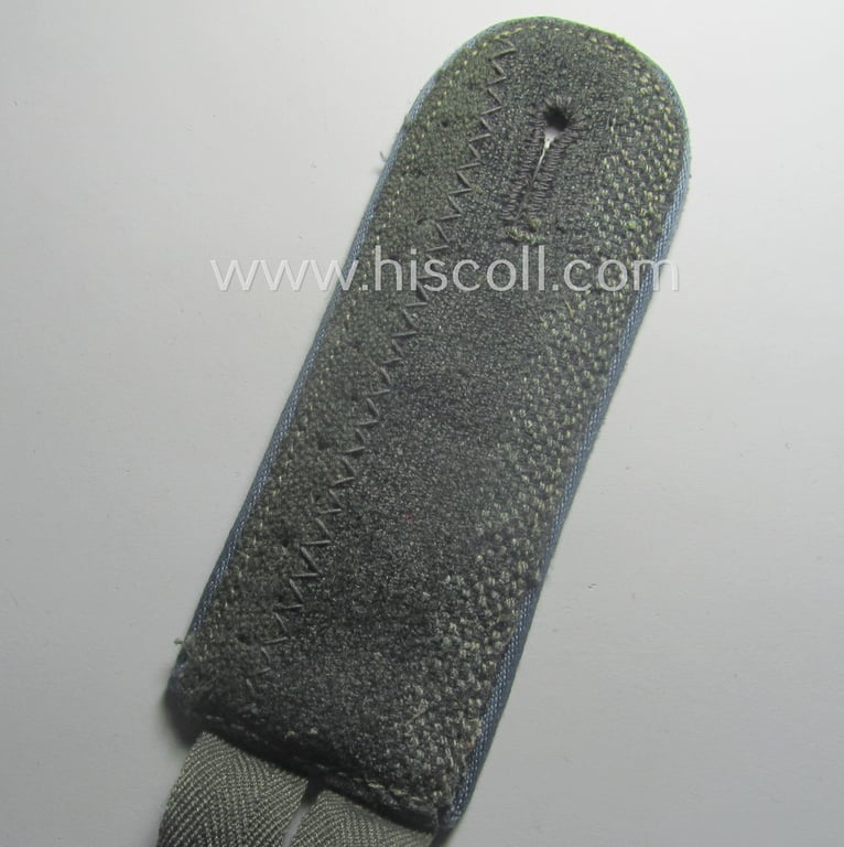 Single, WH (Heeres) later-war period- (ie. 'simplified'- ie. 'M44- o. M45'-pattern-) EM-type shoulderstrap: 'Soldat der Nachschub-Trpn.'