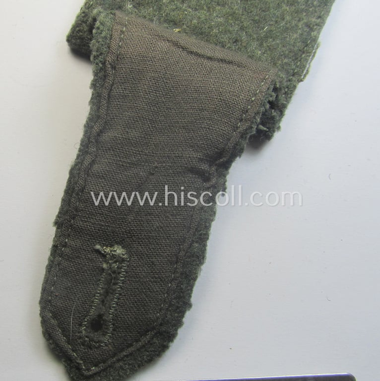 Single, WH (Kriegsmarine) 'cyphered' EM-type shoulderstrap: 'Soldat eines Küsten-Artillerie-Rgts. o. Abtlgs.'