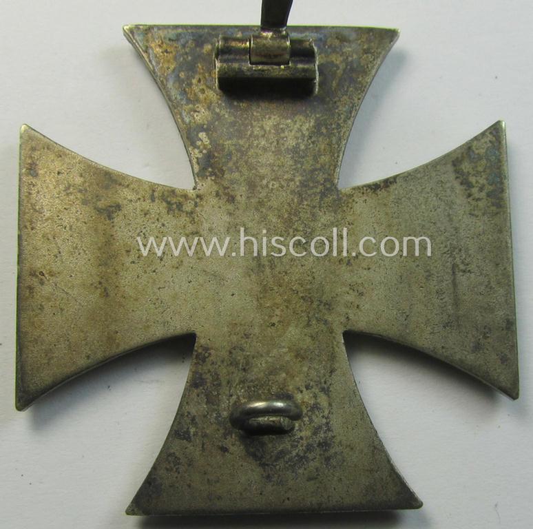 'Eisernes Kreuz 1. Klasse' (or: Iron Cross 1st class) being a typical non-maker-marked example that was (I deem) produced by the desirable 'Hersteller' named: 'Klein & Quenzer A.G.'