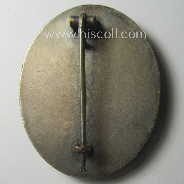 Very early-pattern, 'Buntmetall'-based and maker- (ie. '11'-) marked! - example of a silver-class wound-badge (or: 'Verwundeten-Abzeichen in Silber') as was produced by the: 'Wilhelm Deumer'-company