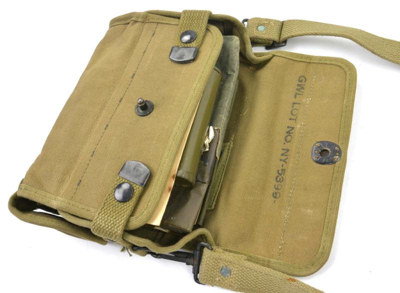 US WW2 Chemical Agent Detector Pouch with insert