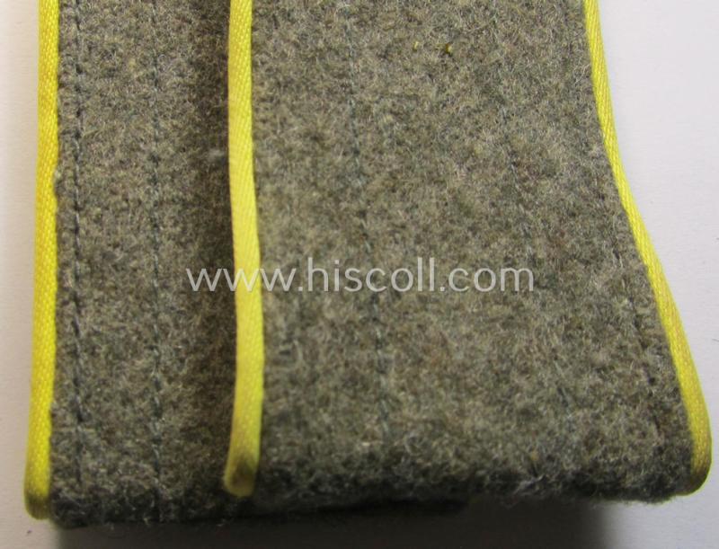 Attractive - and fully matching! - pair of later-war-period, WH (Heeres) so-called: 'M44'-style-, 'simplified', enlisted-mens'-type shoulderstraps as was intended for a: 'Soldat der Nachrichten-Truppen'