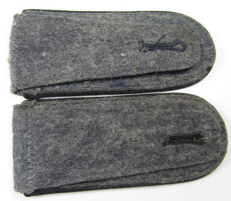 Fully matching pair of (IMO later-war-period-) WH (Luftwaffe), enlisted-mens'-type shoulderstraps, as was intended for a: 'Soldat eines Bau- o. Pioniere-Abteilungs o. Regiments'