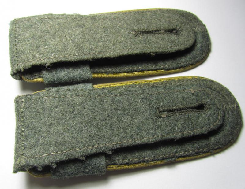 Attractive - and/or matching! - pair of mid-war-period, so-called: 'M43'-pattern, WH (Heeres) NCO-type shoulderstraps that comes with its attached 'Überschube'-pair as was intended for an: 'Unteroffizier des Heeres-Nachrichten-Abteilungs 644'