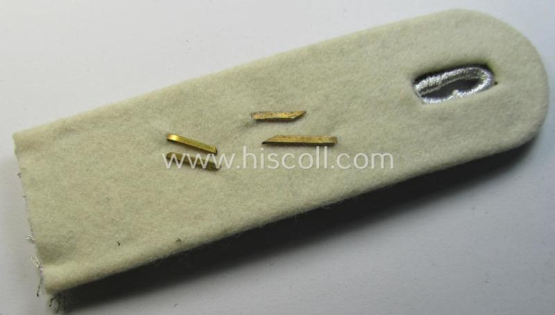 Attractive - albeit regrettably single! - WH (Heeres) neatly 'cyphered', officers'-type shoulderboard as piped in the white- (ie. 'weisser'-) branchcolour as was intended for usage by a: 'Leutnant des Wehr-Ersatzdienstelle im Wehrkreises VII'