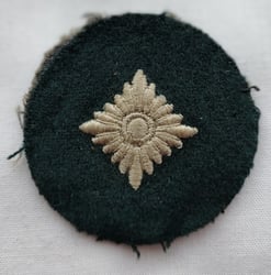 H (Heeres) 'Armwinkel' (or: arm-chevron) as executed on...