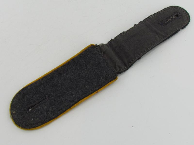 Single Luftwaffe EM shoulder board