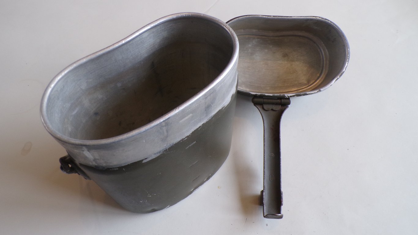 Rare Pre-War Matching RZM M6/44 1938 Aluminum Mess Tin - 85% Original Paint