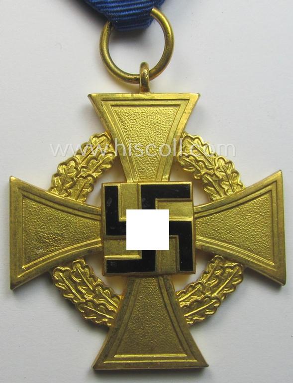 'Treuedienst Ehrenzeichen 1. Klasse' in its maker- (ie. 'Deschler'-) marked etui