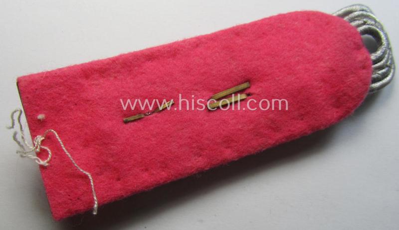 Single, WH (Heeres) 'cyphered', officers'-type shoulderboard: 'Oberstleutnant eines Panzerjäger-Rgts.'