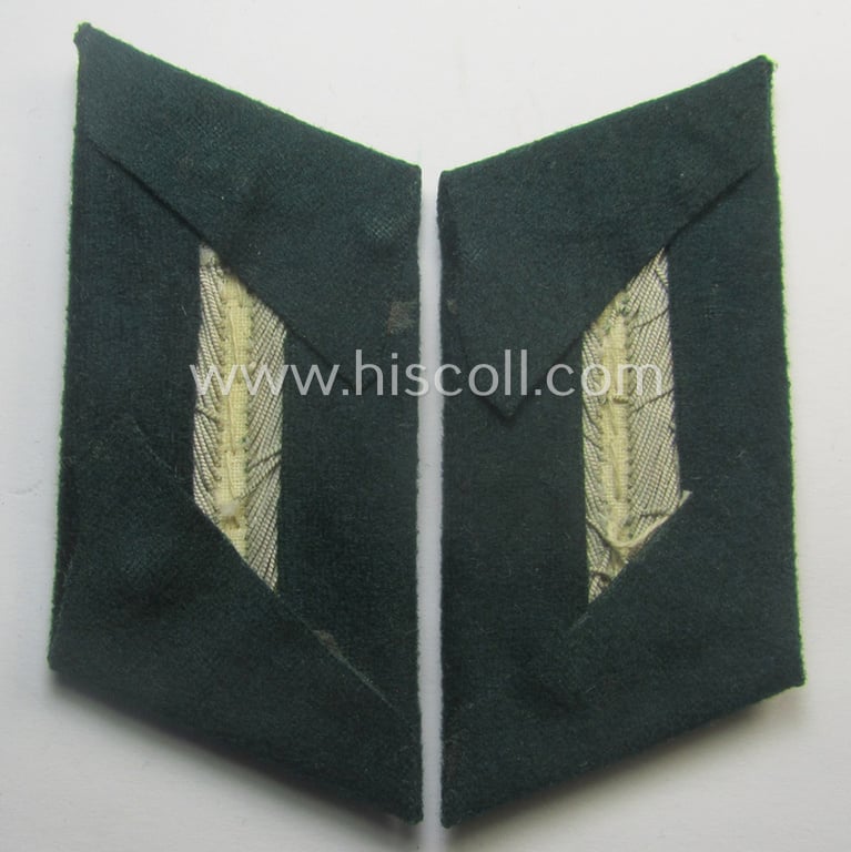 Superb pair of WH (Kriegsmarine) officers'-pattern collar-tabs (ie. 'Kragenspiegel'): 'Offizier der Küsten- o. Marine-Art.'