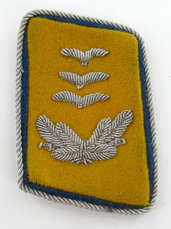 Luftwaffe 'Hauptmann der Reserve eines Flieger- o. Fallschirmjäger-Regiments' Collar Tabs