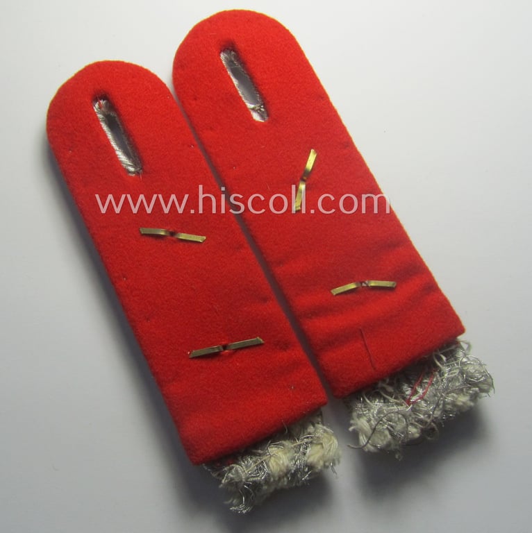 Pair of WH (LW) officers'-type shoulderboards: 'Hauptmann eines Flak-Artillerie-Abtlgs. o. Rgts.'