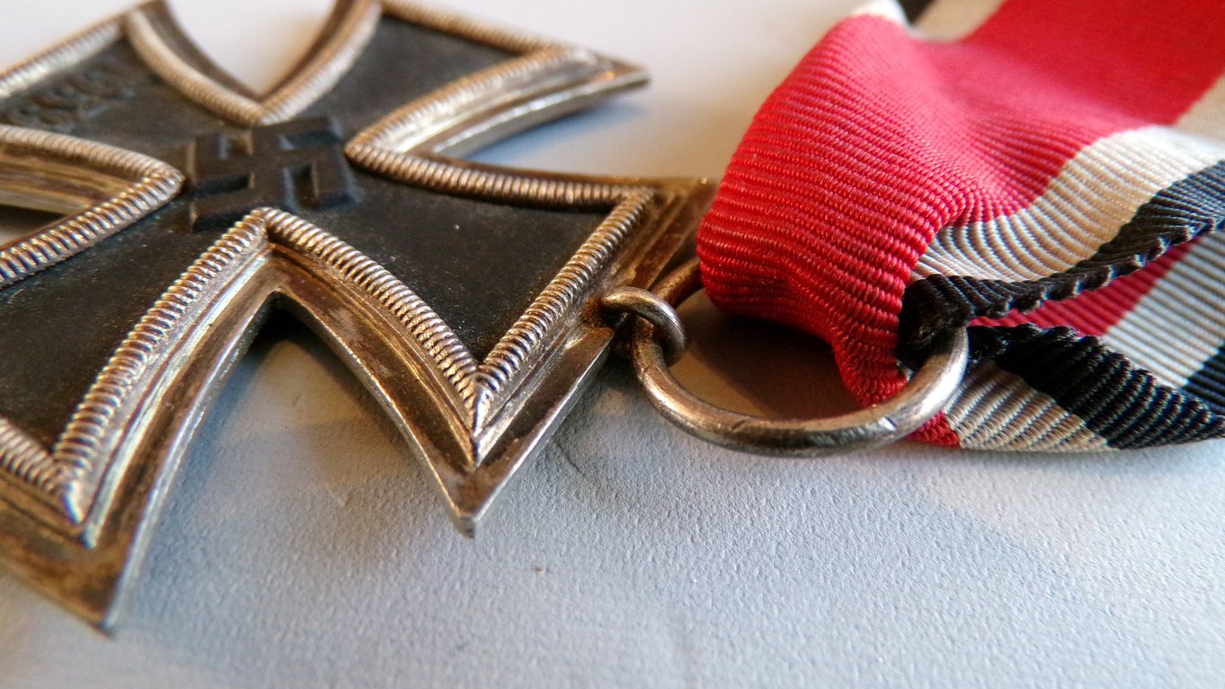 Iron Cross 2nd Class "27"