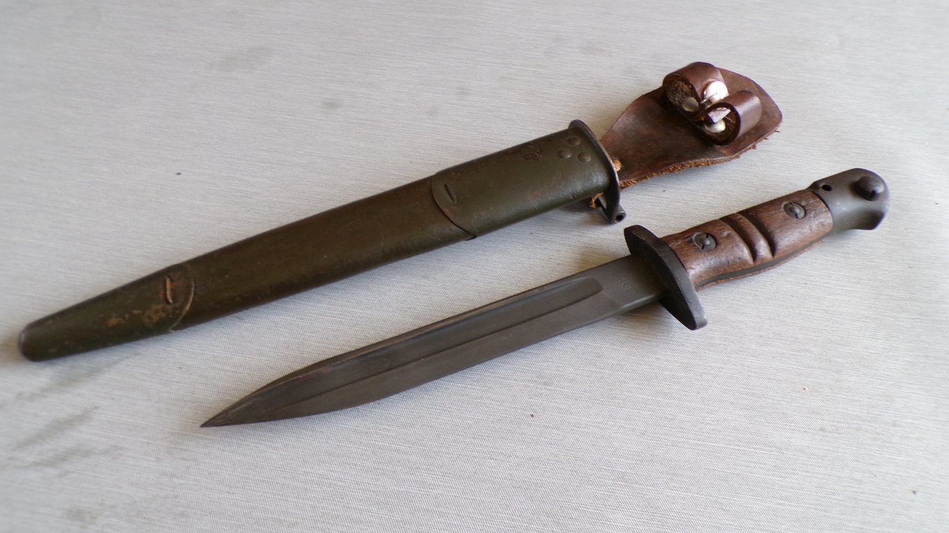 French Foreign Legion Paratrooper Combat dagger
