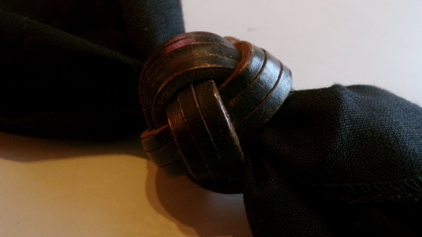 Hitlerjugend-Schal und Knoten