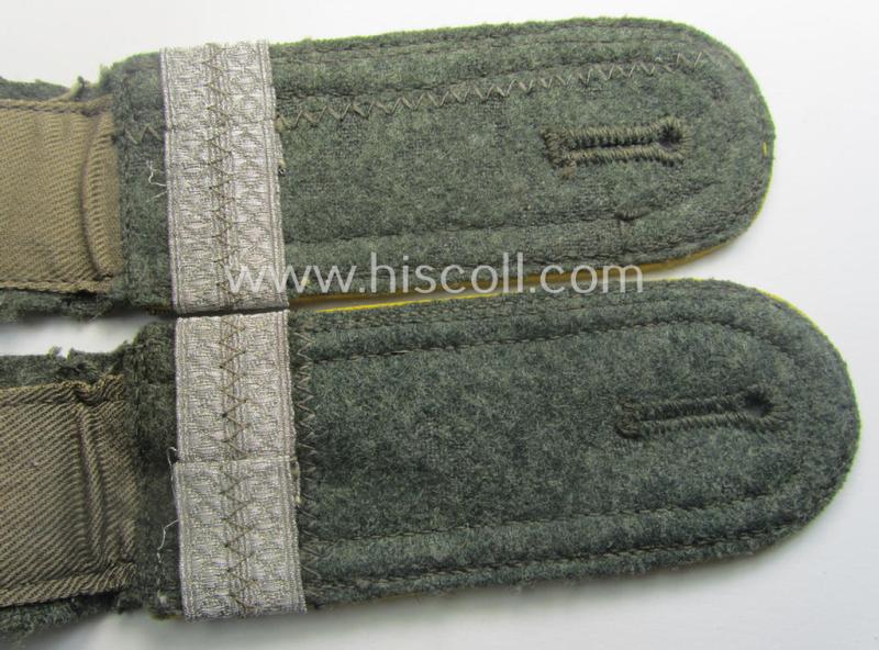 Pair of WH (Heeres) NCO-type (ie. 'M40- o. M43'-pattern) shoulderstraps as was intended for usage by an: 'Unterfeldwebel u. Offiziers-Anwärter eines Nachrichten-Abtlgs. o. Rgts.'