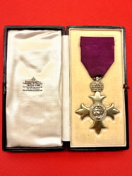 STUNNING AUTHENTIC ORIGINAL BRITISH WWI 1917 CASED OBE...