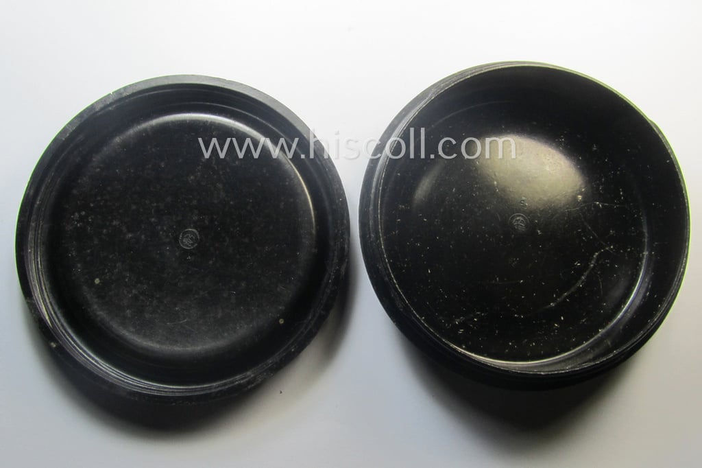 'Standard-issue'-type, WH 'Fettbuchse' (ie. fat-container) being an undamaged example as executed in black-coloured 'Bakelite'-based material