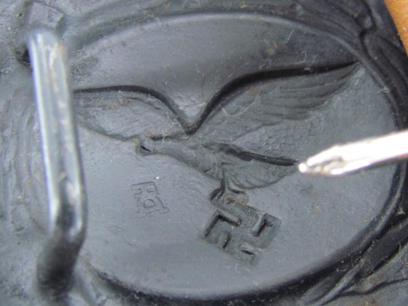 Luftwaffe belt buckle by Hermann Aurich 1940 ( Mint )