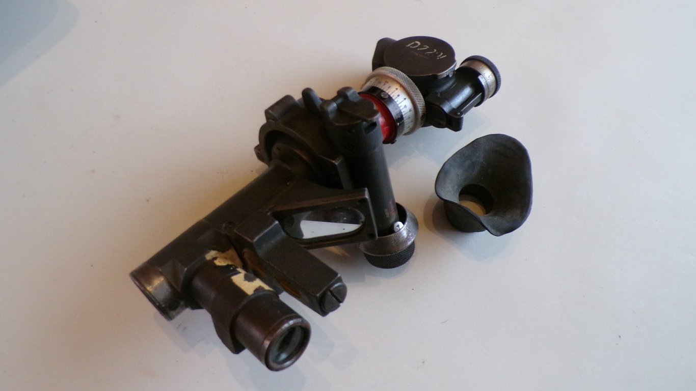 Cased Kriegsmarine Rundblick-Fernglas