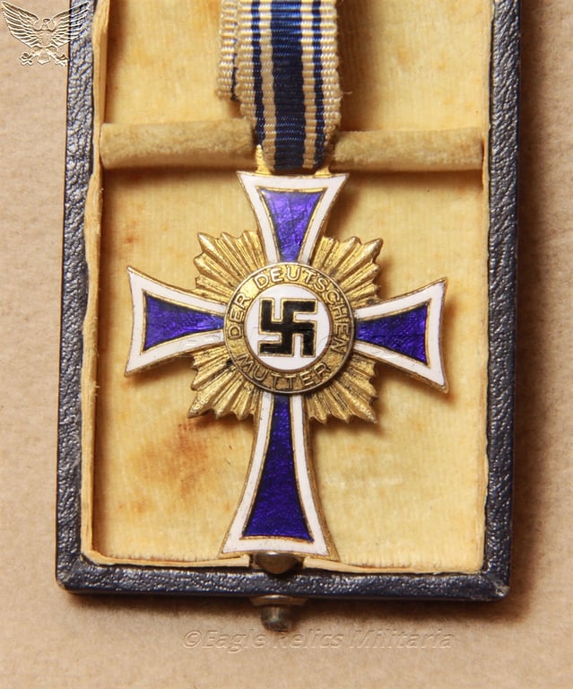 Boxed Mothers Cross in Gold – Ehrenkreuz der Deutschen Mutter in Gold