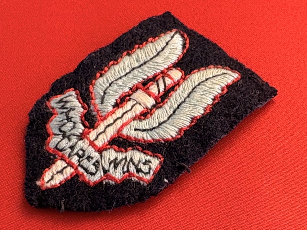 RARE SPECIAL AIR SERVICE (S.A.S.) EMBROIDERED STITCHED BERET BADGE INSIGNIA.