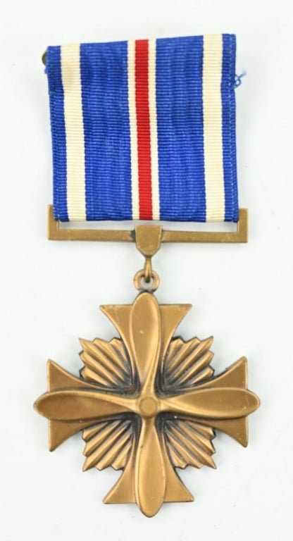 US WW2 Distinguished Flying Cross in Case