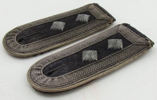 Luftwaffe Hermann Göring Division Oberfeldwebel shoulder boards.
