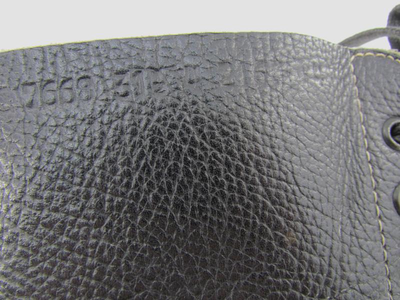 2nd Model Fallschirmjäger Jumpboots in Black Leather