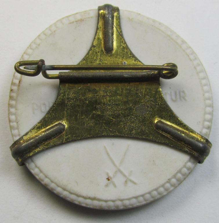 Attractive - and not that often encountered! - white-toned- and/or: 'Meissen'-porcelain-based, so-called: 'Erinnerungs-Medaille' bearing a miners-lamp and crossed hammers  coupled with the text: 'Deutsch ist, war und bleibt die Saar'