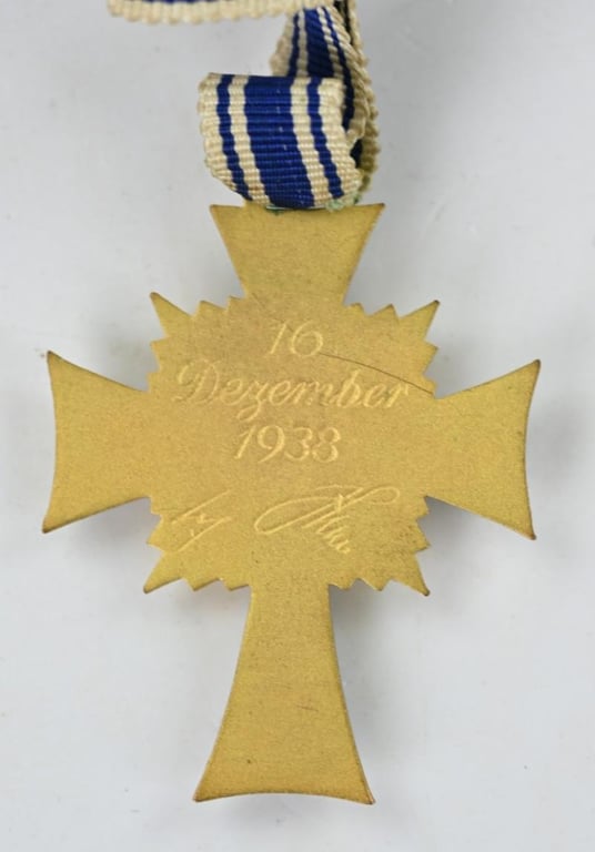 German Mother's Cross in Gold with case