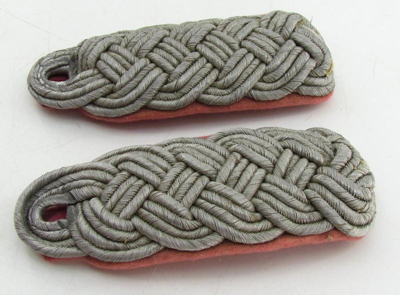 Wehrmacht (Heer) Panzer Officer's Shoulder-Boards