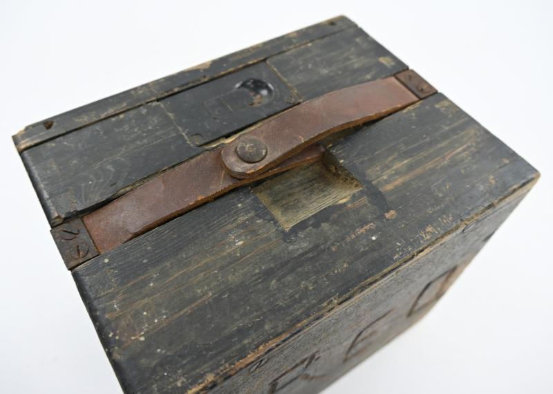 German WH Fuse Box for 9 S. Mi. 35