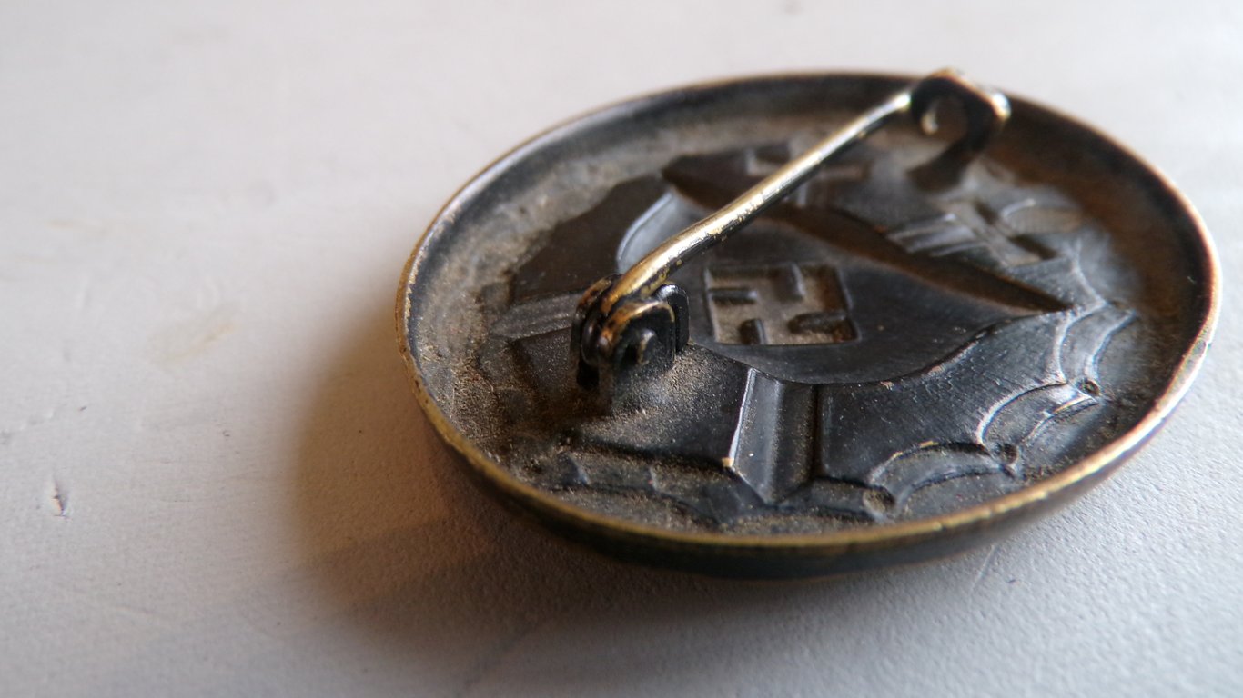 Verwundeten abzeichen (wound badge)