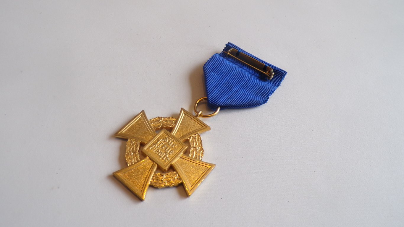 40-Year Faithful Service Award in Box