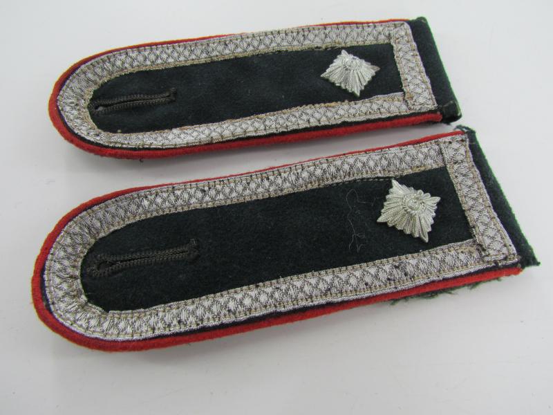 Wehrmacht M36 army (Heer) artillery shoulder boards for a Feldwebel