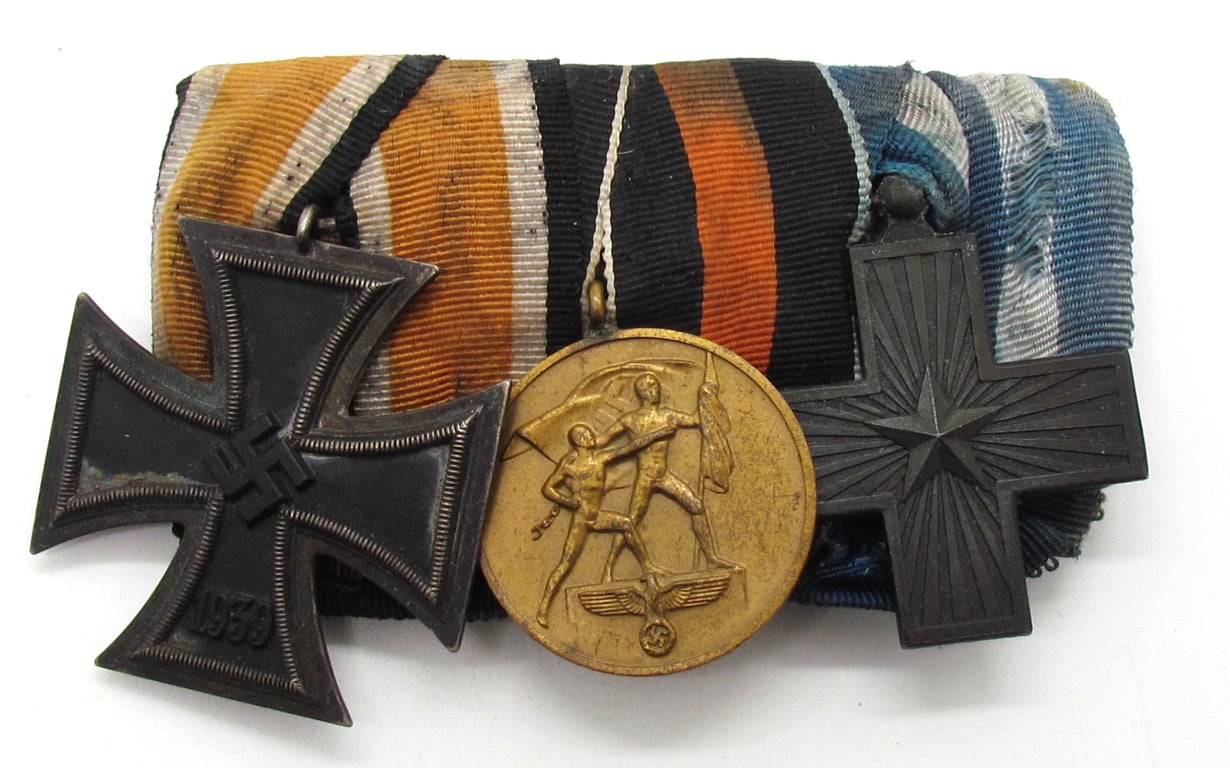 Three pieced Medal Bar with also Italian War Merit Cross (Merito di Guerra)