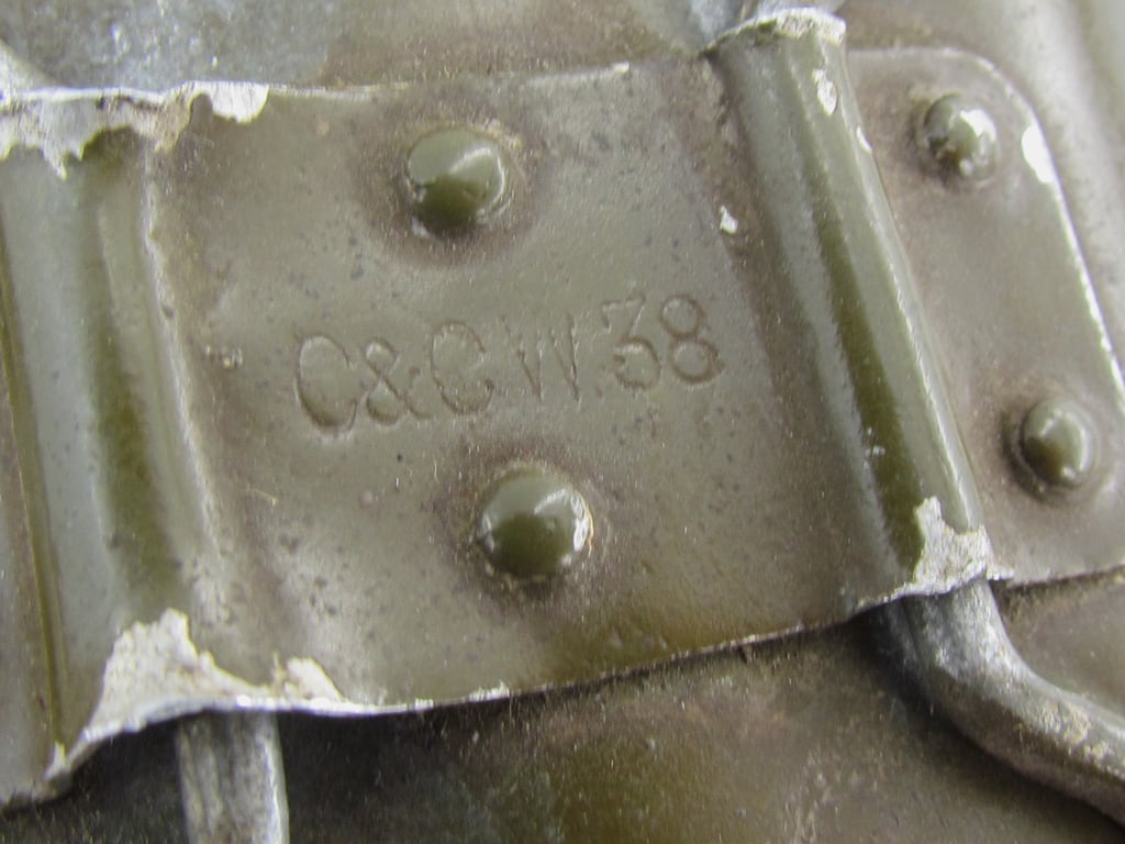 Wehrmacht 'Coconut' M31 Canteen and Cup 'H.R.E.41'