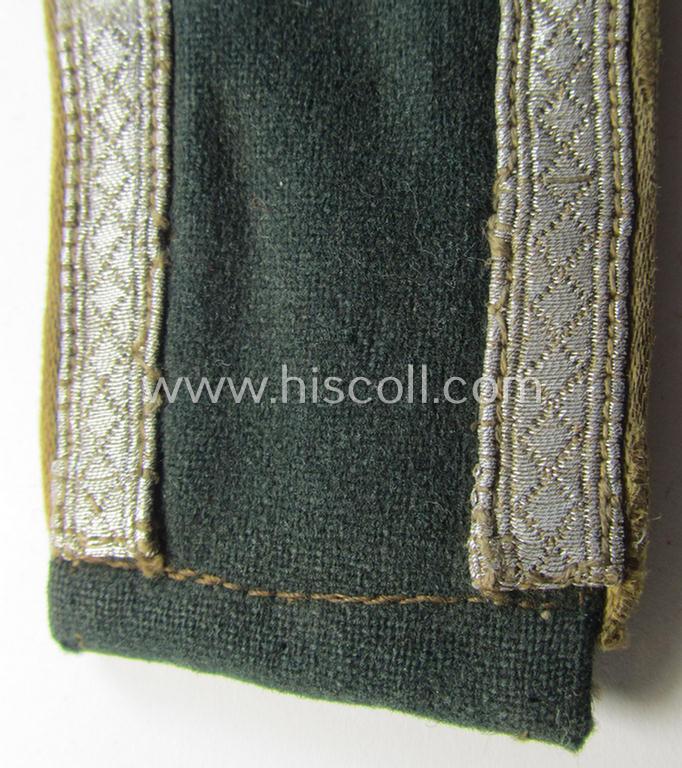 Single, early-war-period so-called: 'M36 o. M40'-pattern WH (Heeres) NCO-type shoulderstrap as piped in the bright-yellow-coloured branchcolour as was intended for usage by an: 'Unteroffizier der Nachrichten-Truppen'