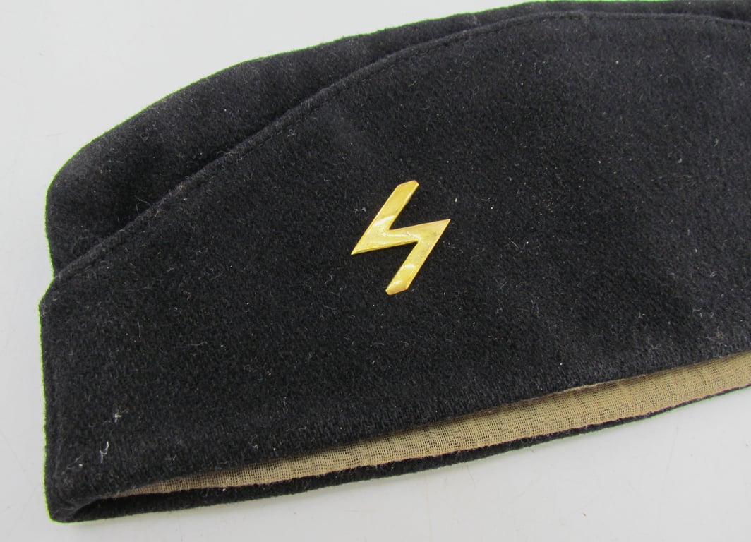 Deutsches Jungvolk (DJ) Schiffchen with Metal Blitz Insignia